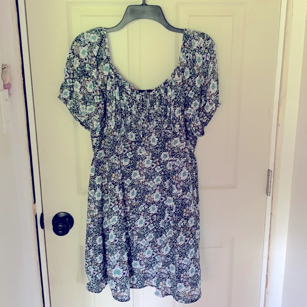Puff sleeve floral dress size large